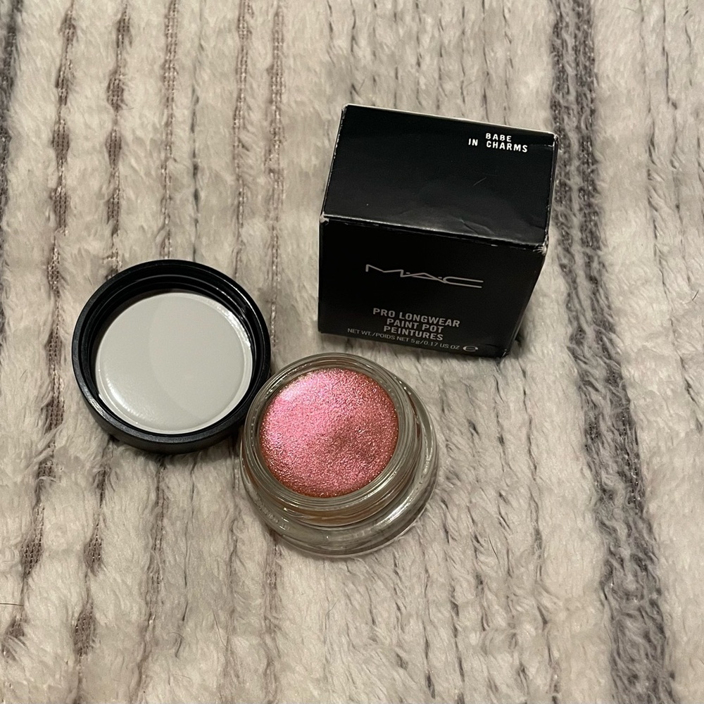 MAC Paint Pot- Babe In Charms